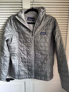Patagonia Women's Nano Puff Hoody Lightweight Insulated Quilted Puffer Jacket Gr